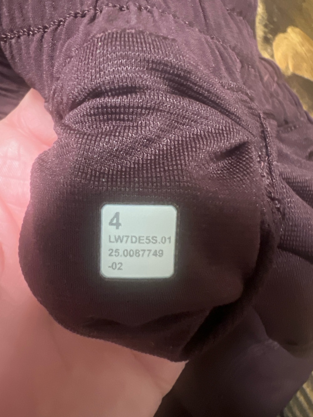 Lululemon Hotty Hot High Rise 2.5” Shorts. Size 4. Goodnight plum. - Picture 3 of 3